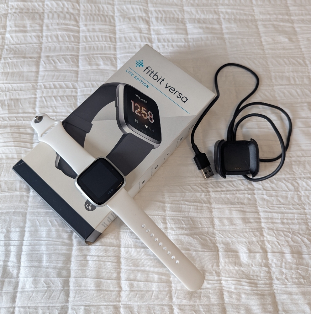 Fitbit Versa Lite Smartwatch - Women